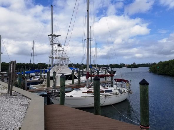Casey Key Marina: 482 Blackburn Point Rd, Osprey, FL 34229